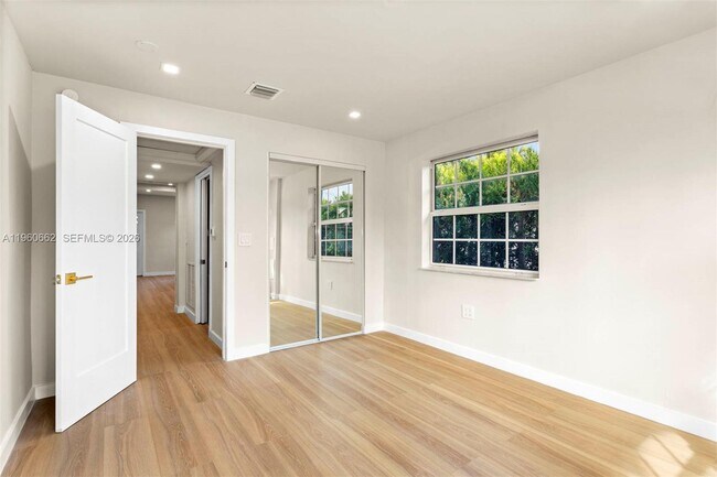 Building Photo - 9132 Froude Ave