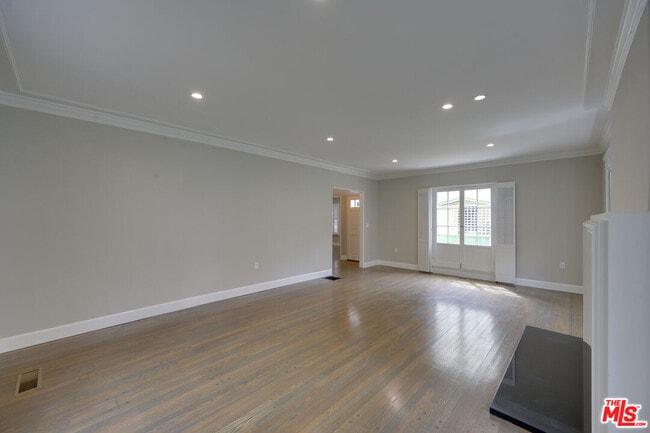 Building Photo - 234 S Spalding Dr