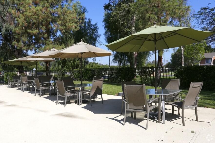 Canyon Crest Village Apartments 5200 Chicago Ave Riverside CA 92507