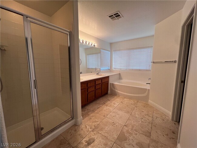 Building Photo - 3031 Scenic Valley Way