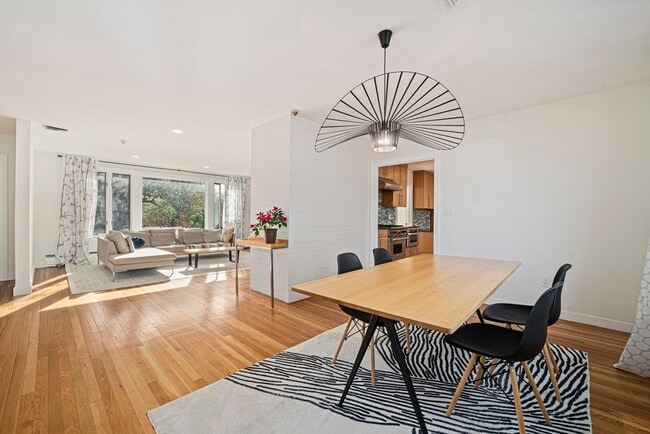 Building Photo - 66 Roosevelt Rd