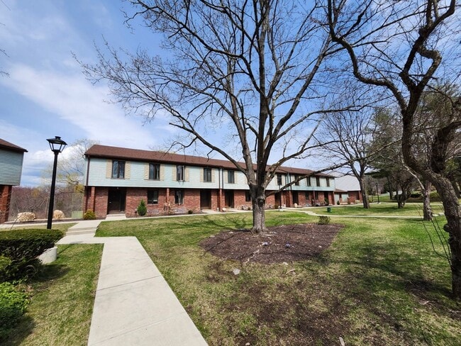 Building Photo - 10 Winston Ct