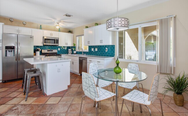 Building Photo - 4385 E Pso Caroleta