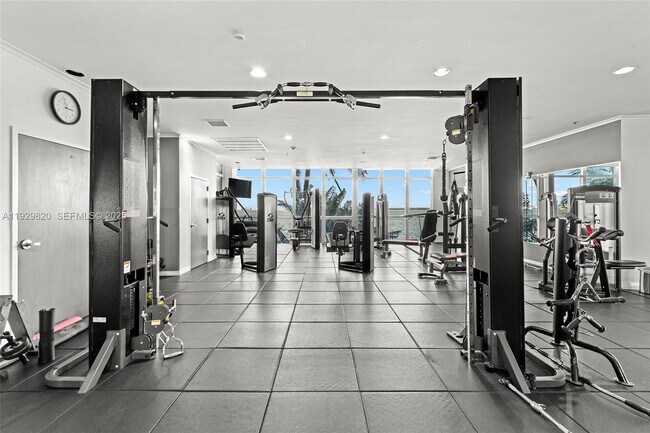 Building Photo - 1155 Brickell Bay Dr