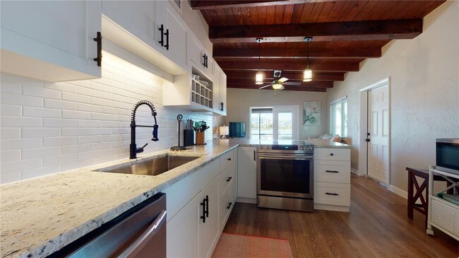 Building Photo - 7901 Boca Ciega Dr
