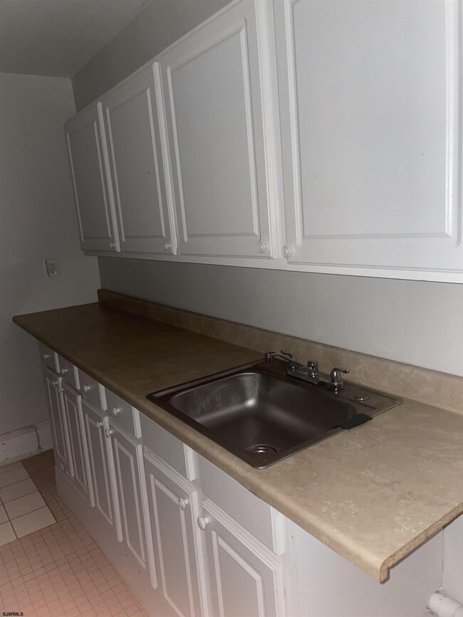 Building Photo - 216 S Main St