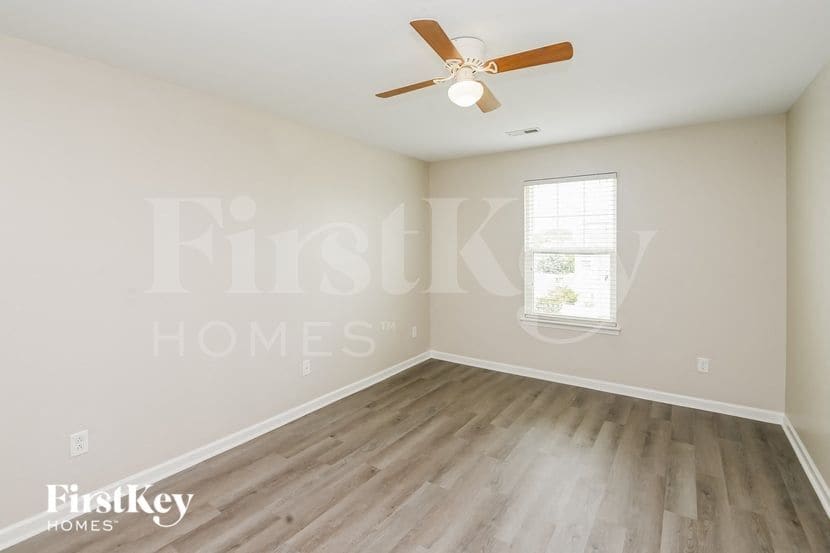 Building Photo - 4637 Triumph Dr SW