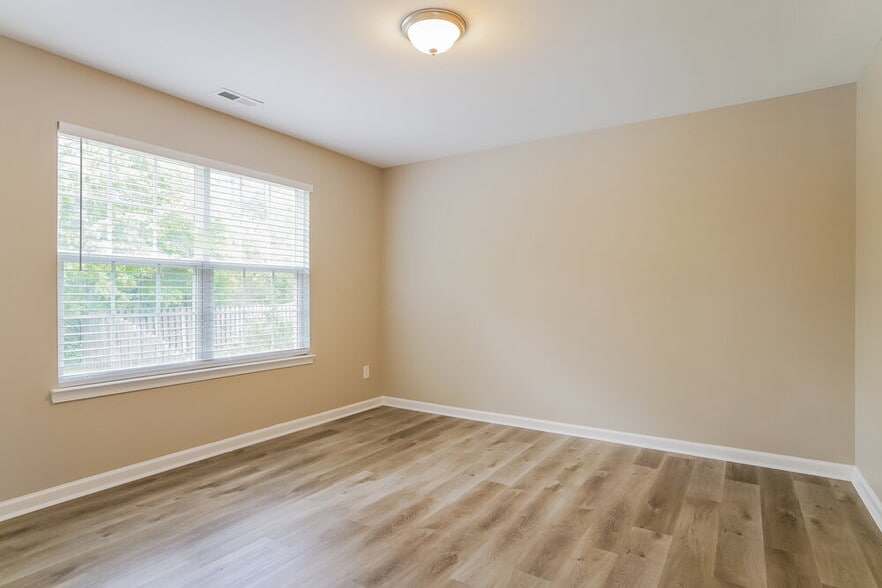 Building Photo - 5825 Bryanstone Pl