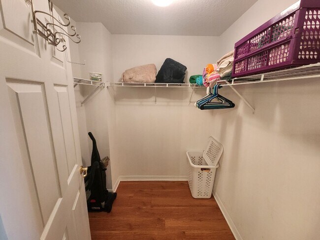 Building Photo - September Special,  50% off Move in with 1...