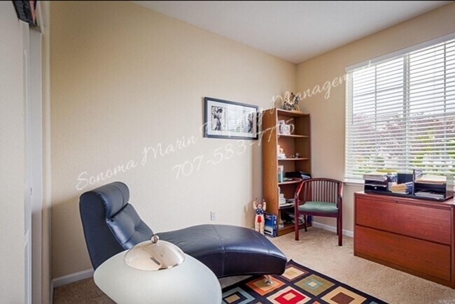 Building Photo - 4 Bedroom Home Corner Lot ~ 1 bedroom on 1st evel ~ 3 Full Bathrooms