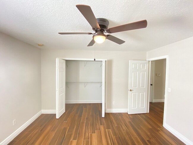 Building Photo - 15353 Perdido Dr