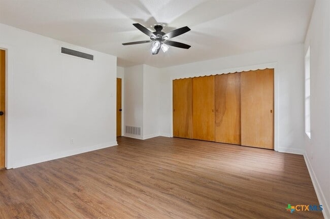 Building Photo - 2305 N 15th St