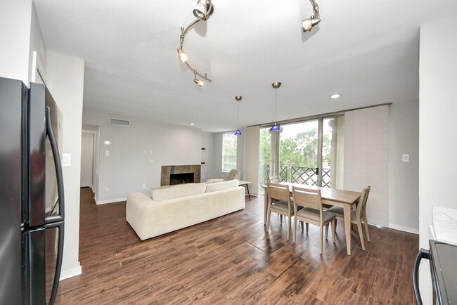 Building Photo - 2333 Bering Dr
