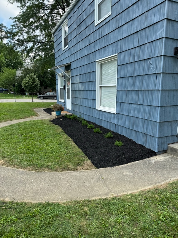 Building Photo - 2740 Ruhl Ave