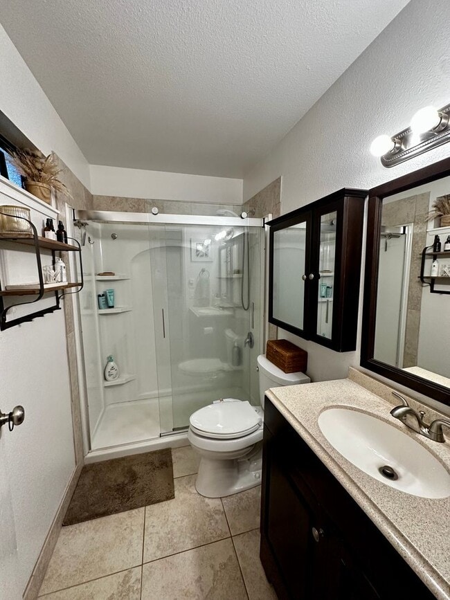 Building Photo - Maui Lani Terraces ocean view studio, with 1 reserved parking space