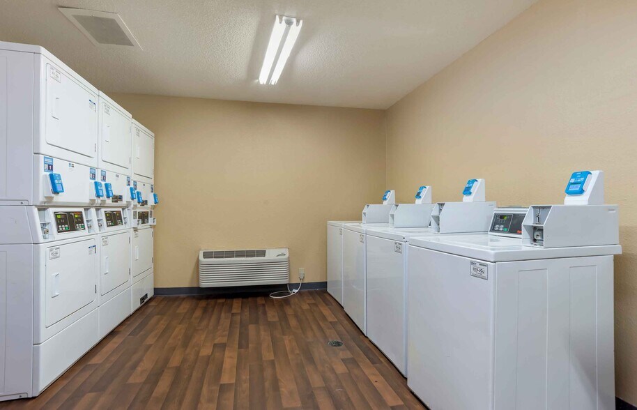 Building Photo - Furnished Studio-New Orleans - Metairie