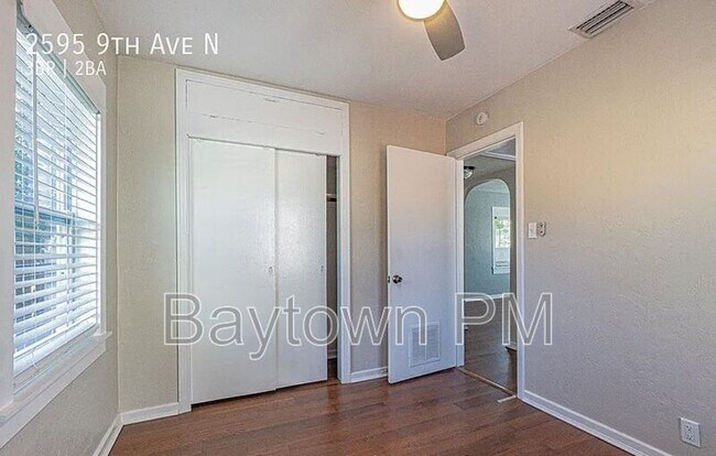 Building Photo - 2595 9th Ave N