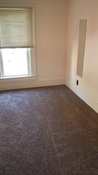 Building Photo - 906 Vine St