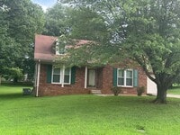 Building Photo - Exit 8! Rossview School. 4 Bed/2 Bath over...