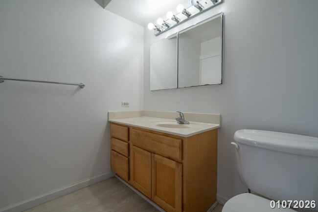 Building Photo - $2400 /1 Bed/ 1 Bath/ 1 Parking IN NUUANU