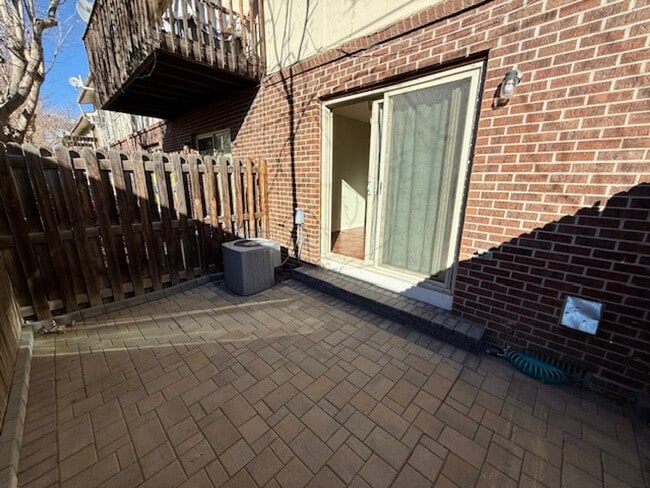 Building Photo - Wheat Ridge 2-story