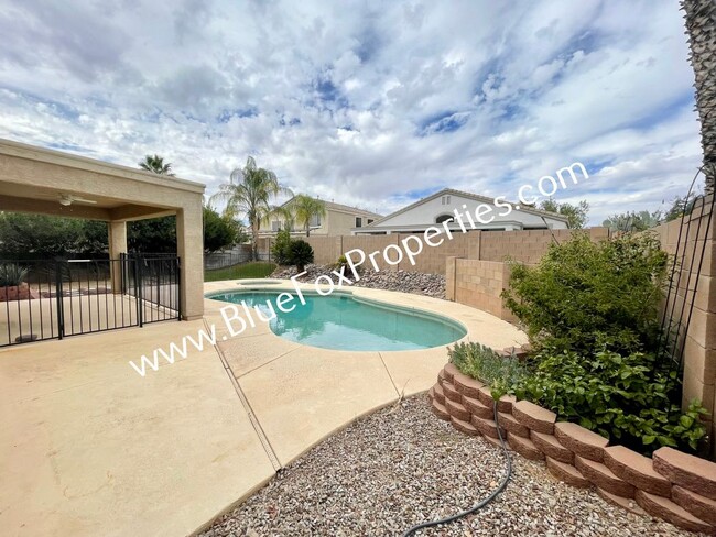 Building Photo - 5 Bedrooms, 3 Baths Home, Rancho Visto