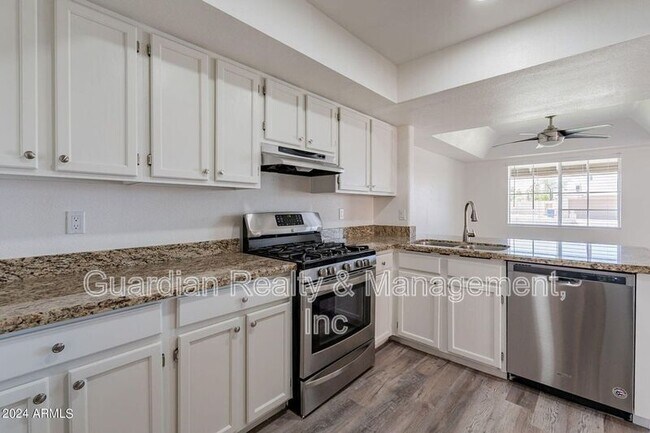Building Photo - 2327 W Desiree Ln