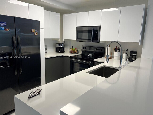 Building Photo - 6545 Indian Creek Dr