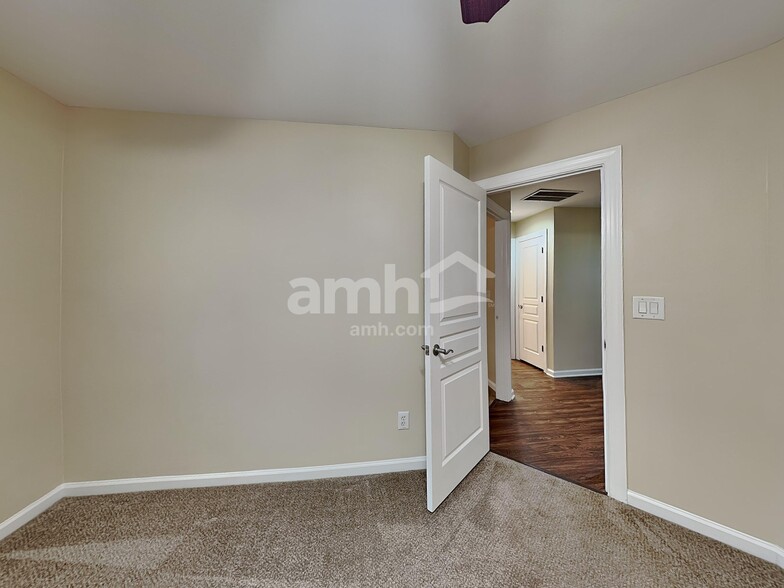 Building Photo - 7860 Keepsake Ln