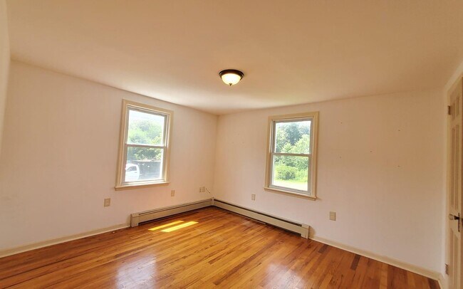 Building Photo - 351 Harriman Heights Rd
