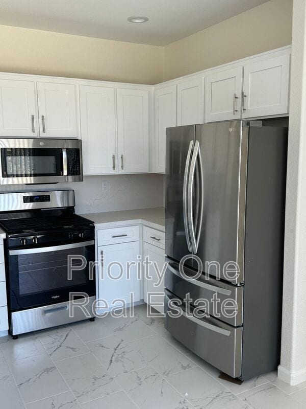Building Photo - 560 Calle Capistrano