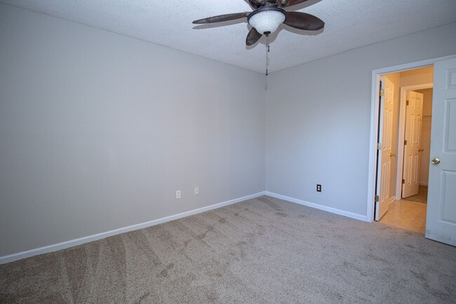 Building Photo - Spacious 3BR/2BA Home Near Fort Jackson & VA Hospital *Military Discount Offered!