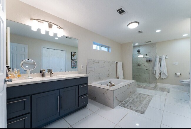 Building Photo - 8311 Amber Cove Dr