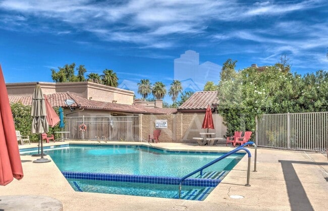 Building Photo - 706 N Tangerine Dr