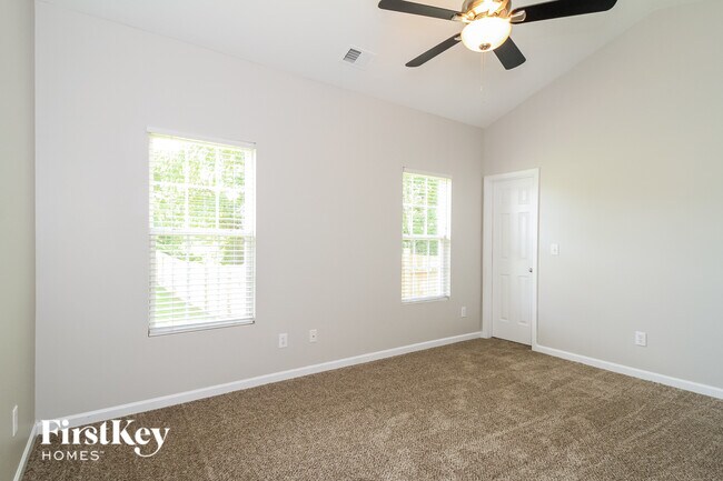 Building Photo - 365 Silver Creek Trail