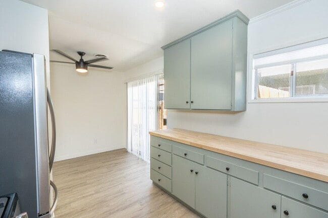 Building Photo - Newly Remodeled 3Bd/2Ba Home in North Pacific Beach Just Blocks From Tourmaline Surf Beach!