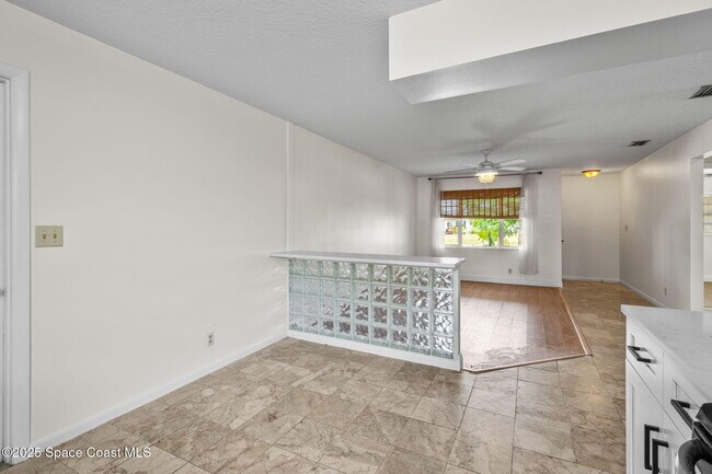 Building Photo - 525 Wilson Ave