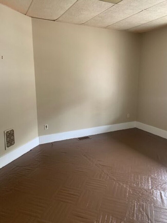 Building Photo - 137 N 7th St