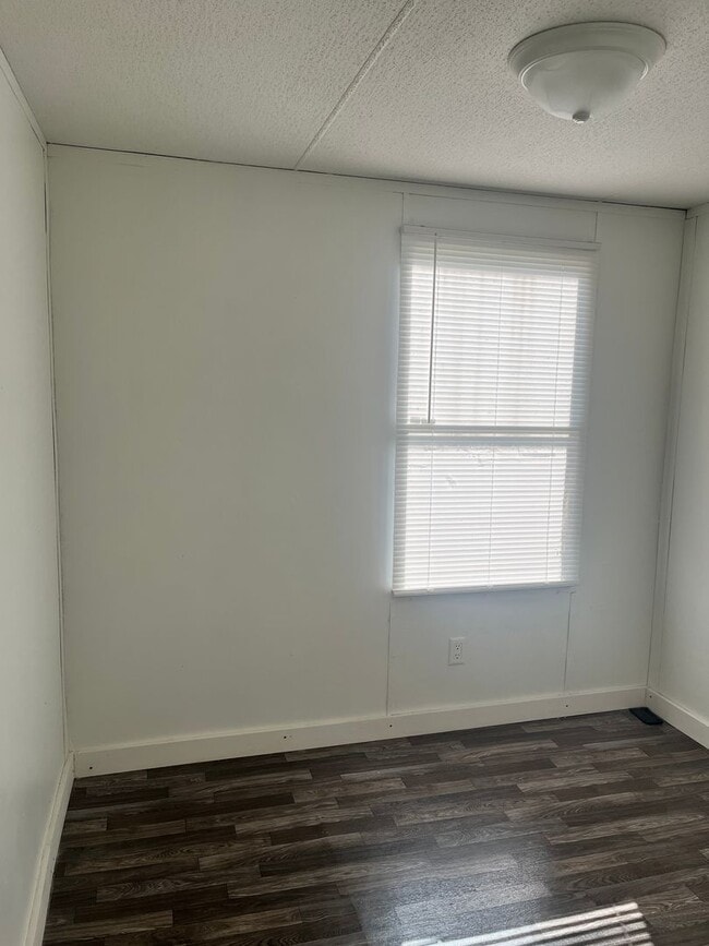 Building Photo - 2 bed 1 bath Singlewide in Campbell County