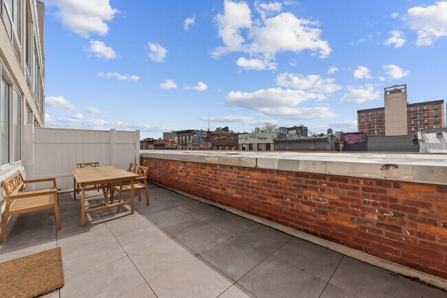 Building Photo - 19 St Marks Pl