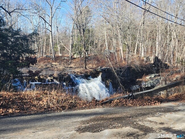 Building Photo - 16 Polly Rd