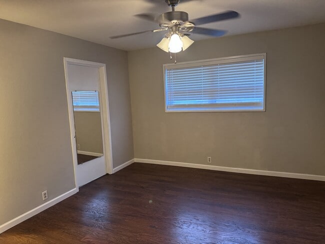 Building Photo - 2118 Westbrook Ave