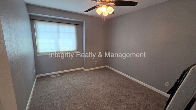 Building Photo - 5056 Weeping Willow Cir