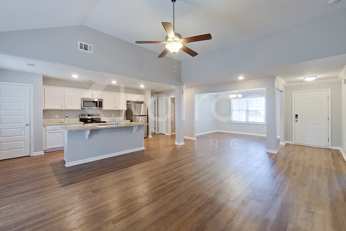 Building Photo - 203 Western Red Cedar Dr