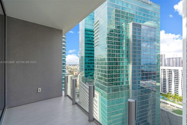 Building Photo - 300 Biscayne Blvd Way