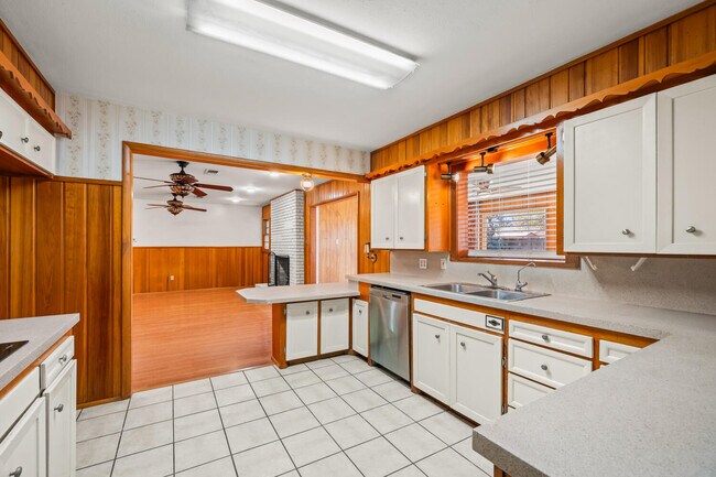 Building Photo - 3423 56th St