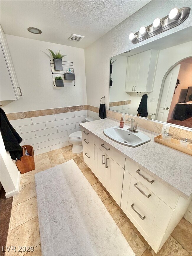 Building Photo - 2200 S Fort Apache Rd