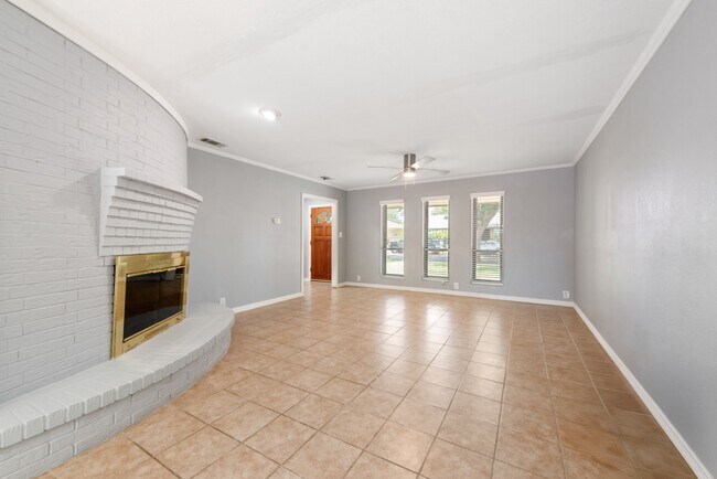 Building Photo - 1108 Janell Dr
