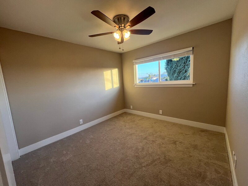 Building Photo - 11852 Crystal Ave