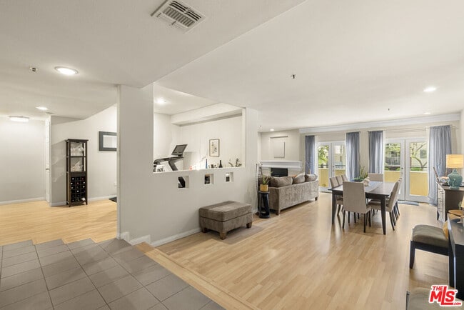 Building Photo - 12011 Goshen Ave